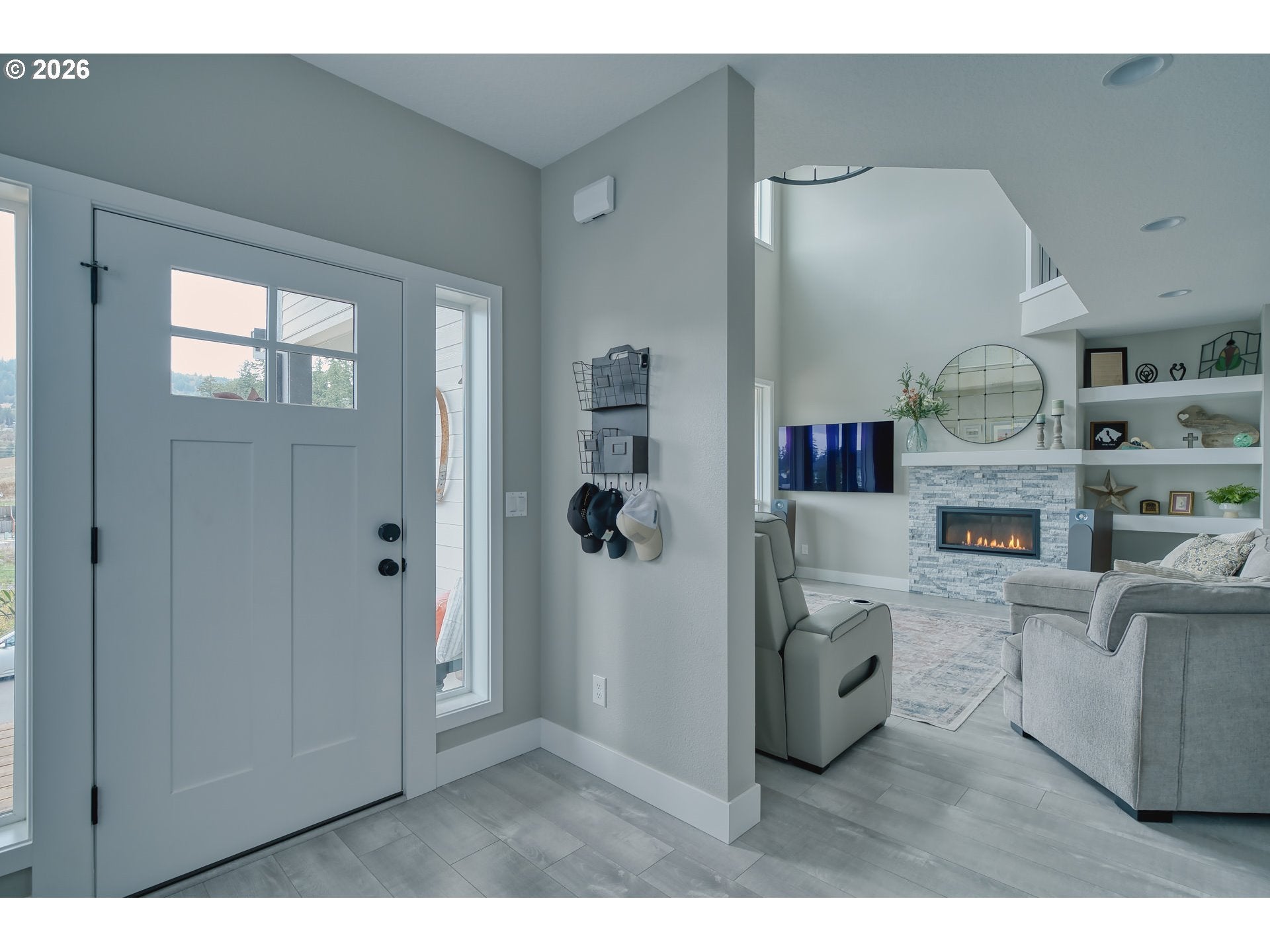128 E TAYLOR DR