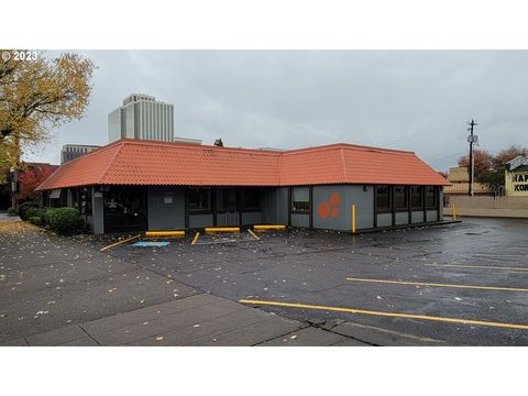 1621 NE 10TH AVE Portland OR 97232