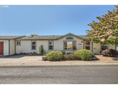 A home in Scappoose