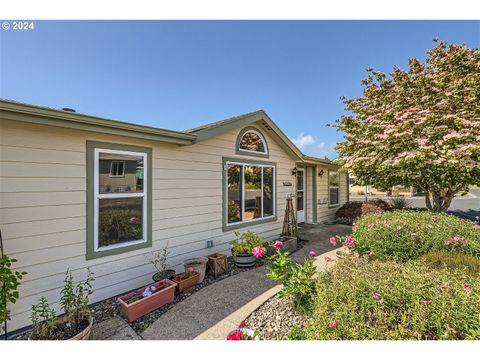 A home in Scappoose