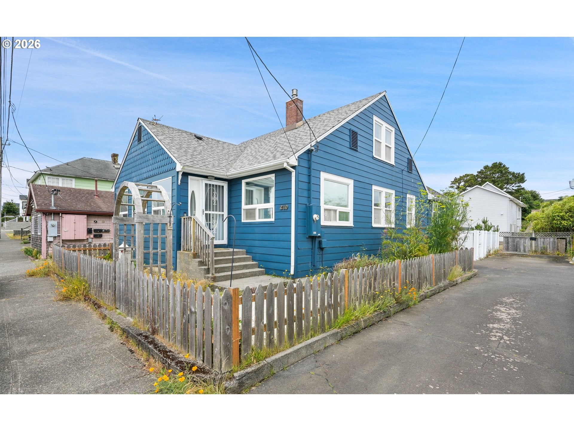 240 5TH AVE