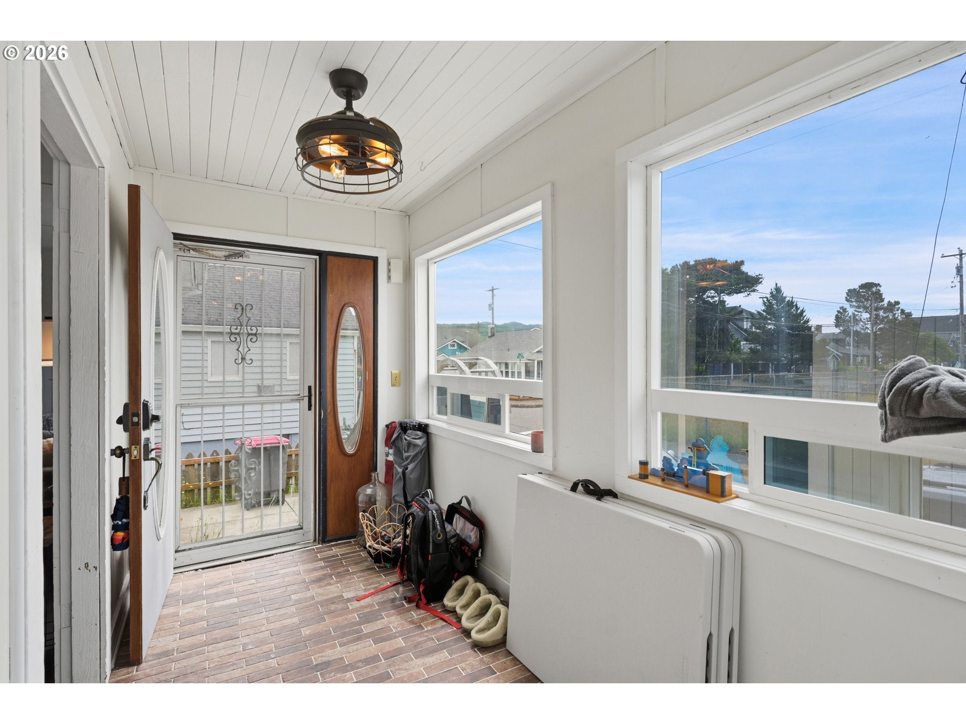 240 5TH AVE
