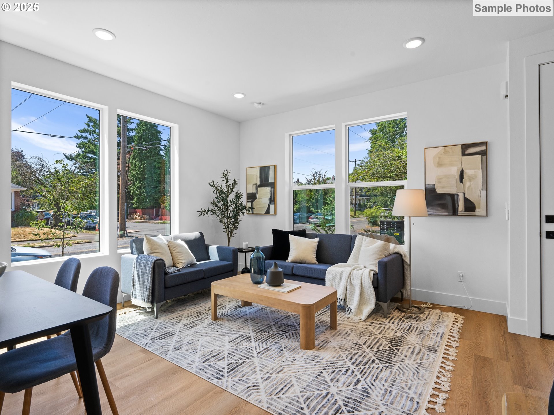4320 N Gantenbein 1
