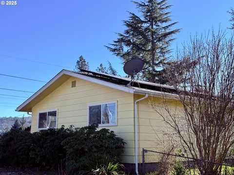 A home in Roseburg