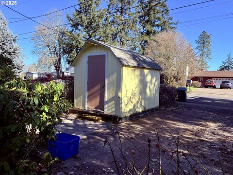 A home in Roseburg