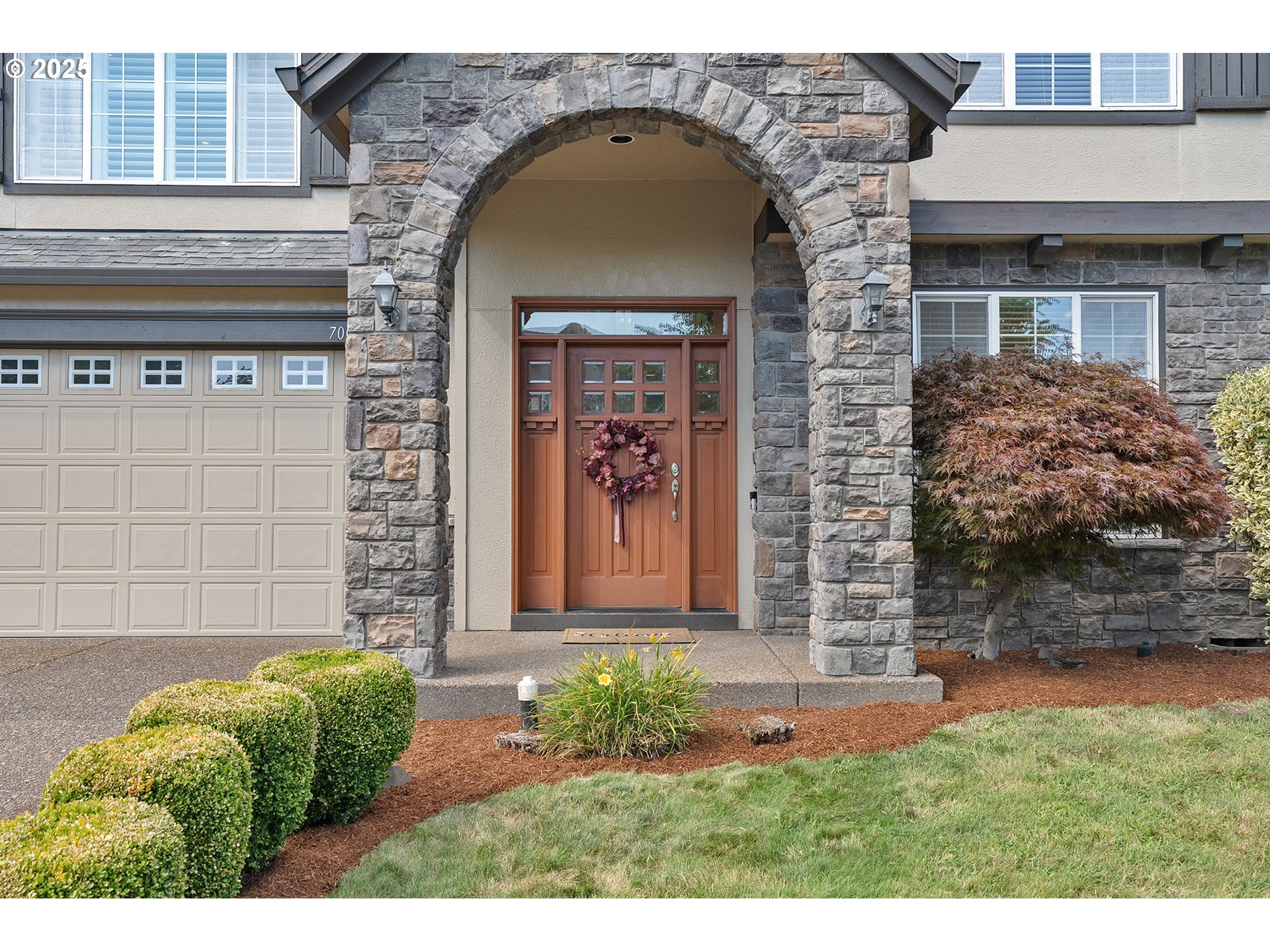 7001 SW BOUCHAINE ST