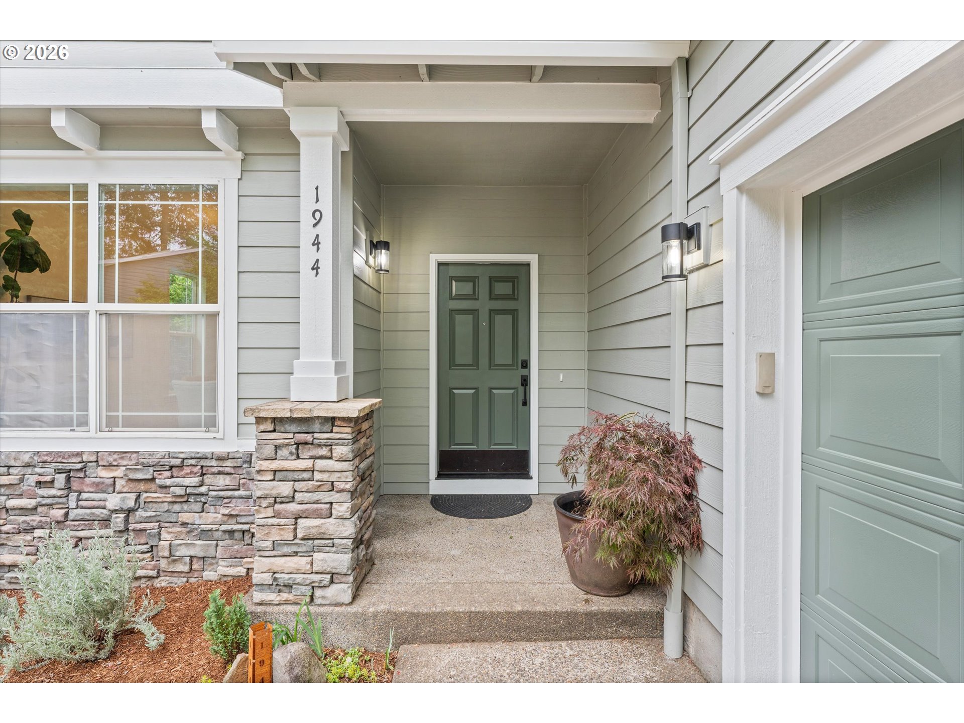 1944 SW 20TH CT