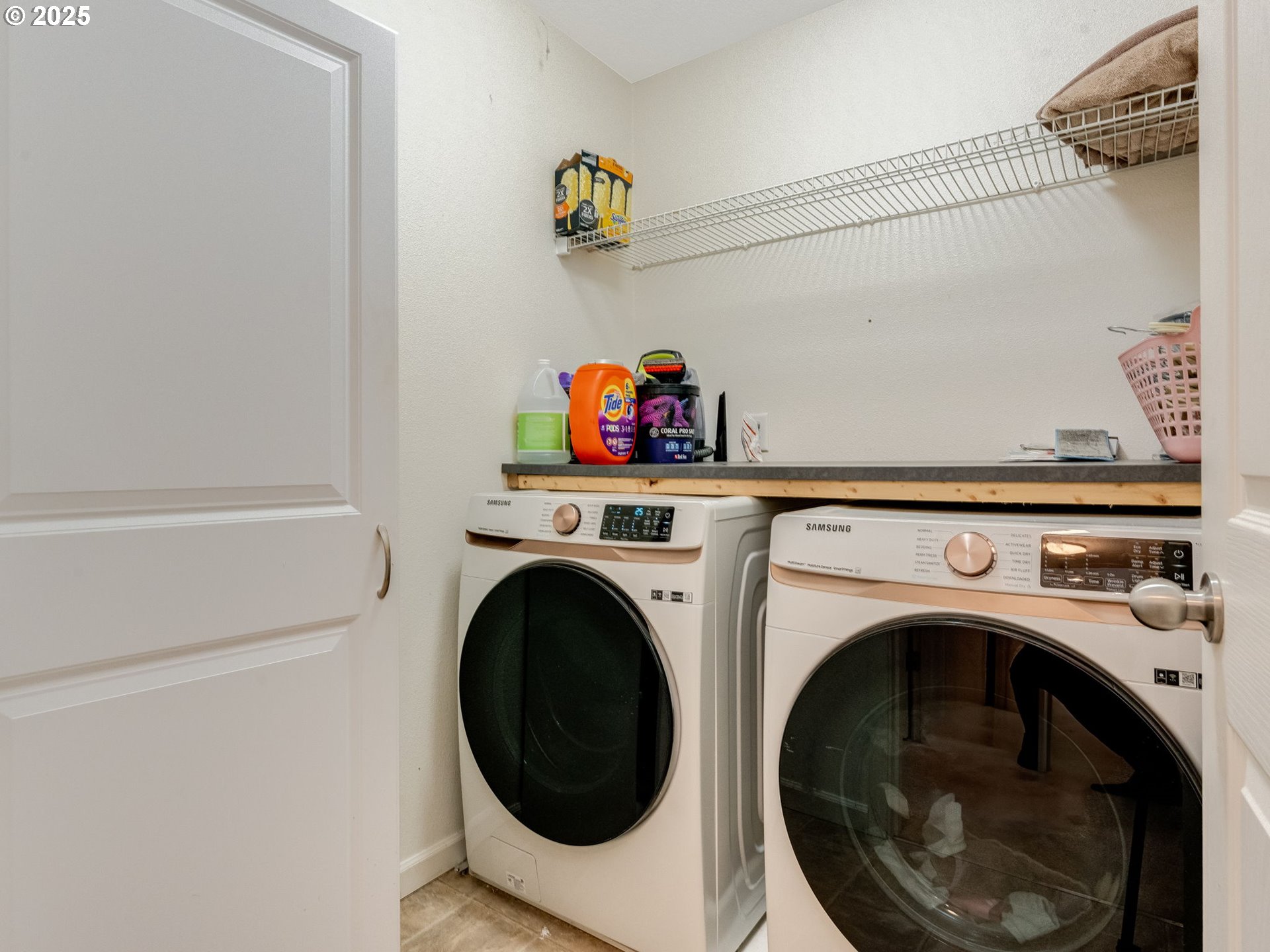 Scappoose, Oregon 97056, United States, 4 Bedrooms Bedrooms, ,3 BathroomsBathrooms,Residential,Active,17019