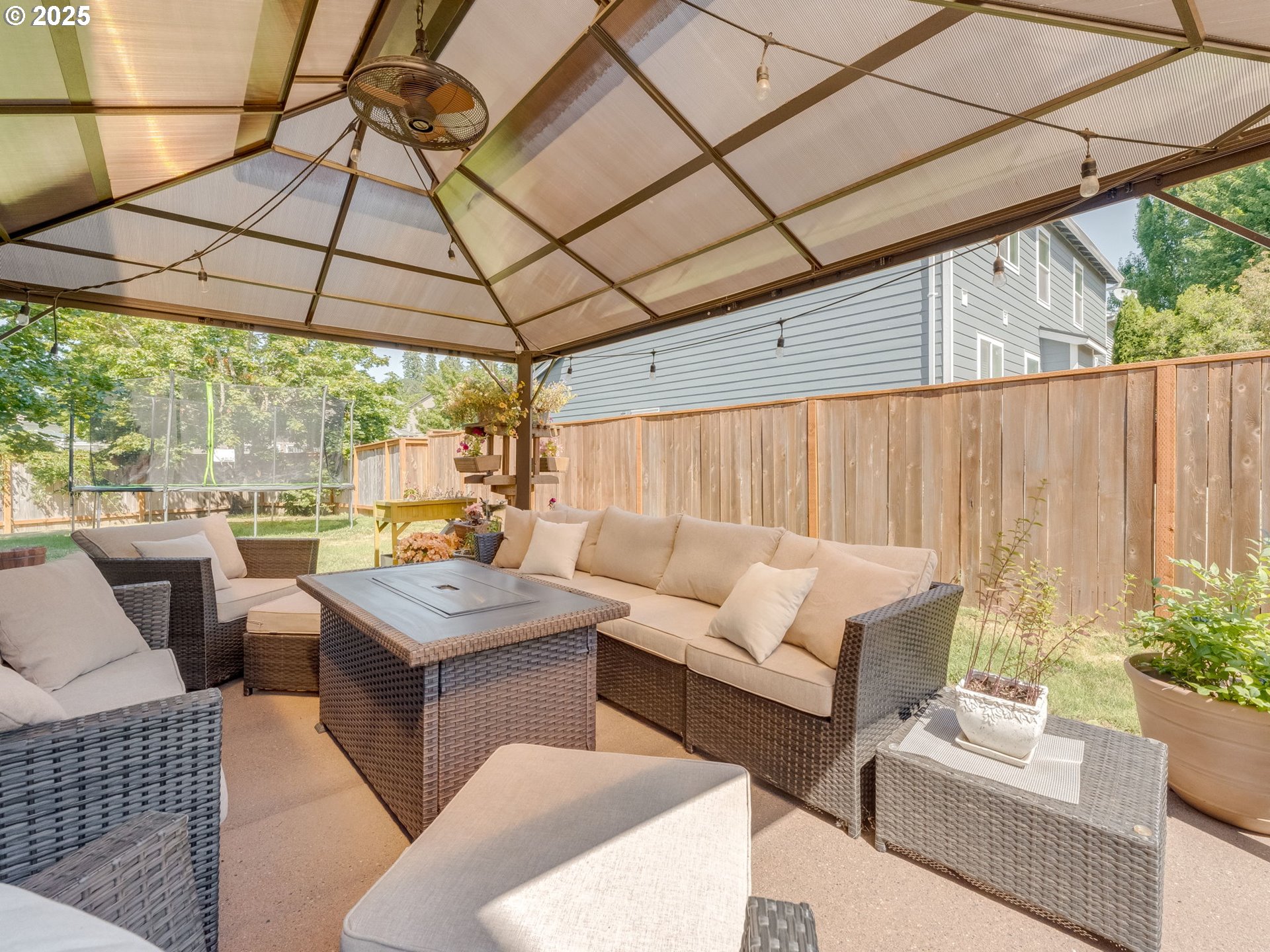 Scappoose, Oregon 97056, United States, 4 Bedrooms Bedrooms, ,3 BathroomsBathrooms,Residential,Active,17019