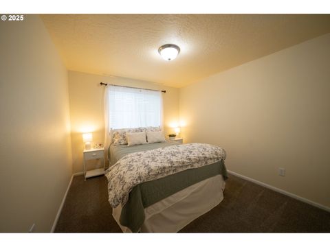 Tiny photo for 24 Sandalwood Loop, Creswell, OR 97426 (MLS # 315185667)
