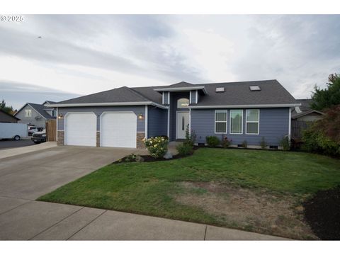 Tiny photo for 24 Sandalwood Loop, Creswell, OR 97426 (MLS # 315185667)