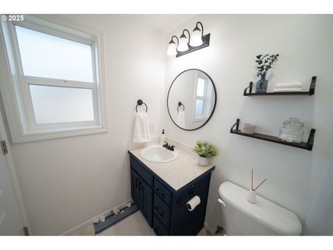 Tiny photo for 24 Sandalwood Loop, Creswell, OR 97426 (MLS # 315185667)