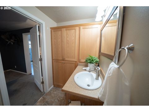 Tiny photo for 24 Sandalwood Loop, Creswell, OR 97426 (MLS # 315185667)