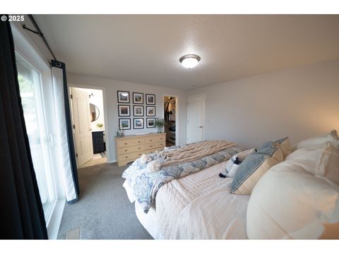 Tiny photo for 24 Sandalwood Loop, Creswell, OR 97426 (MLS # 315185667)