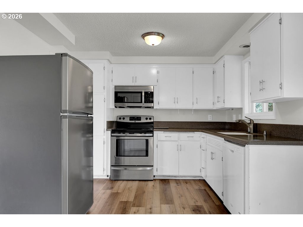 1138 W 7TH PL