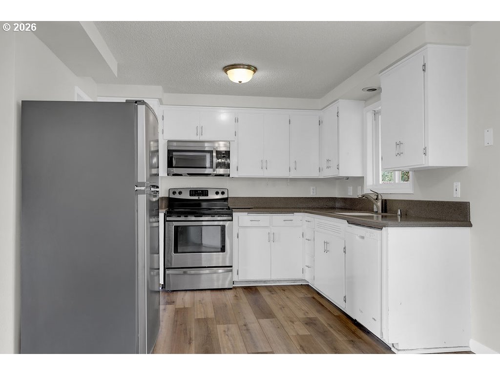 1138 W 7TH PL