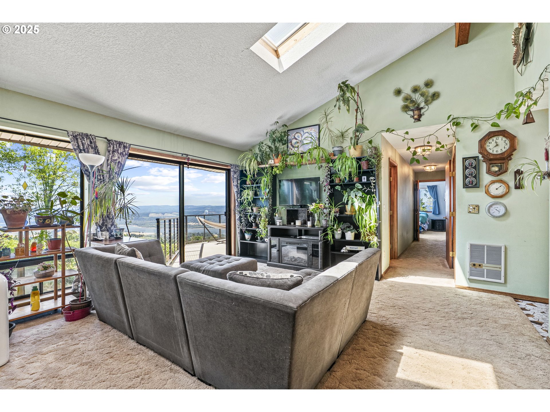 3287 Green Mountain RD