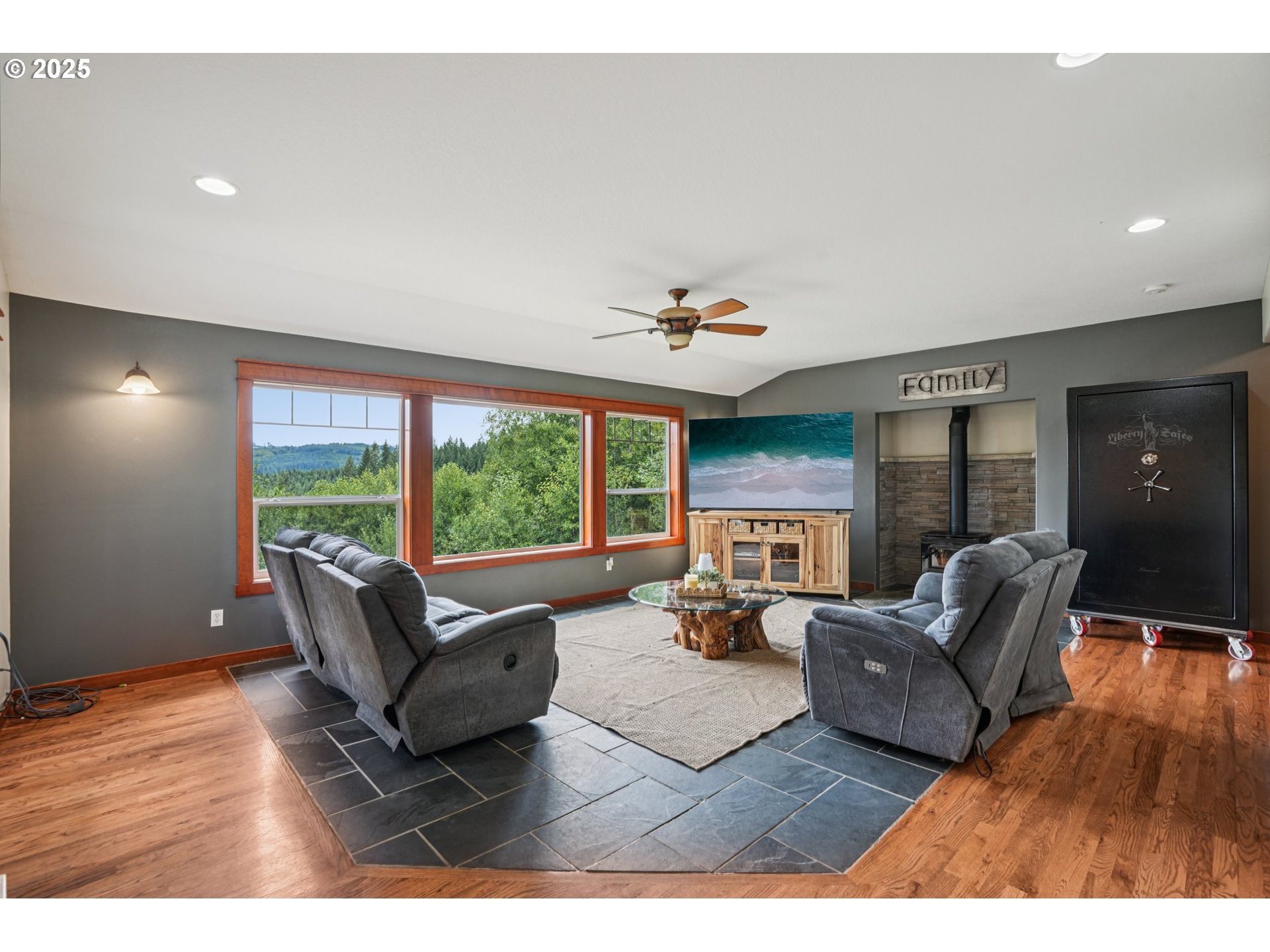 14900 NE CRITTER HILL DR