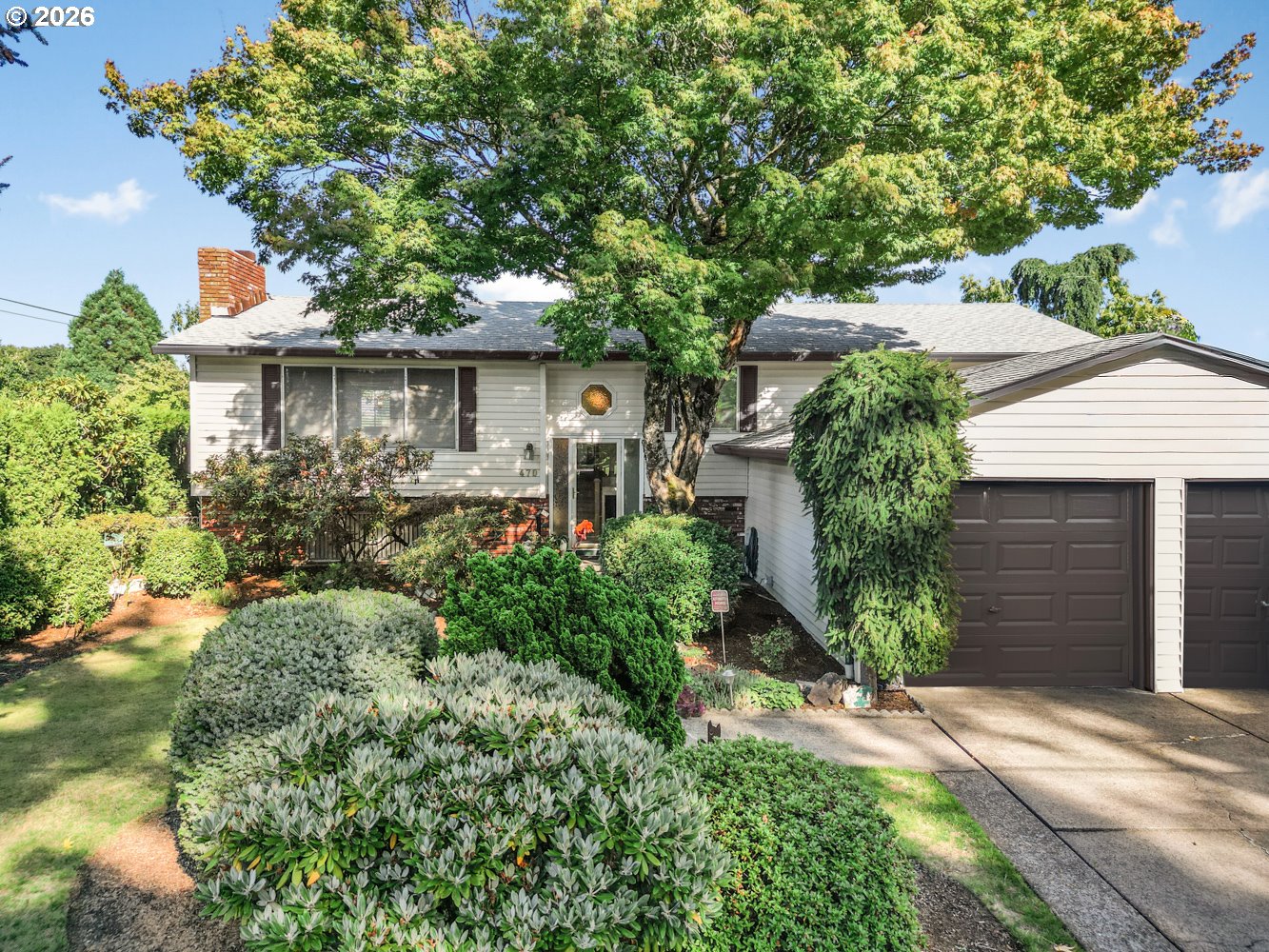 470 NW BELLA VISTA DR