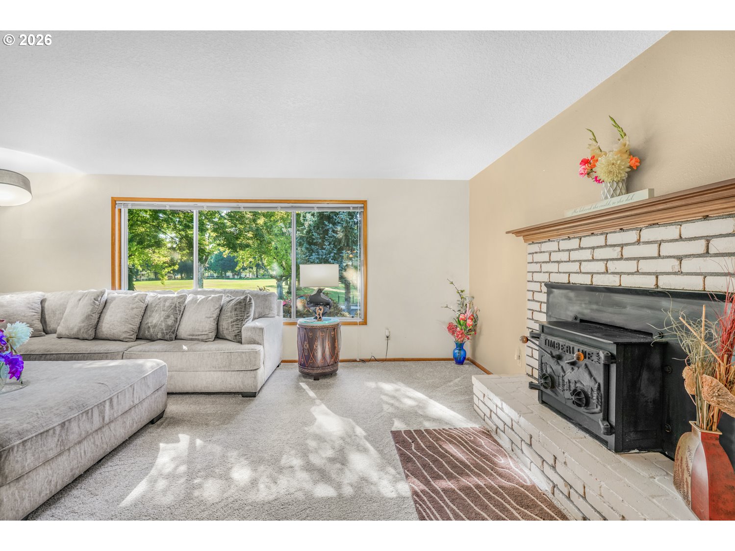470 NW BELLA VISTA DR