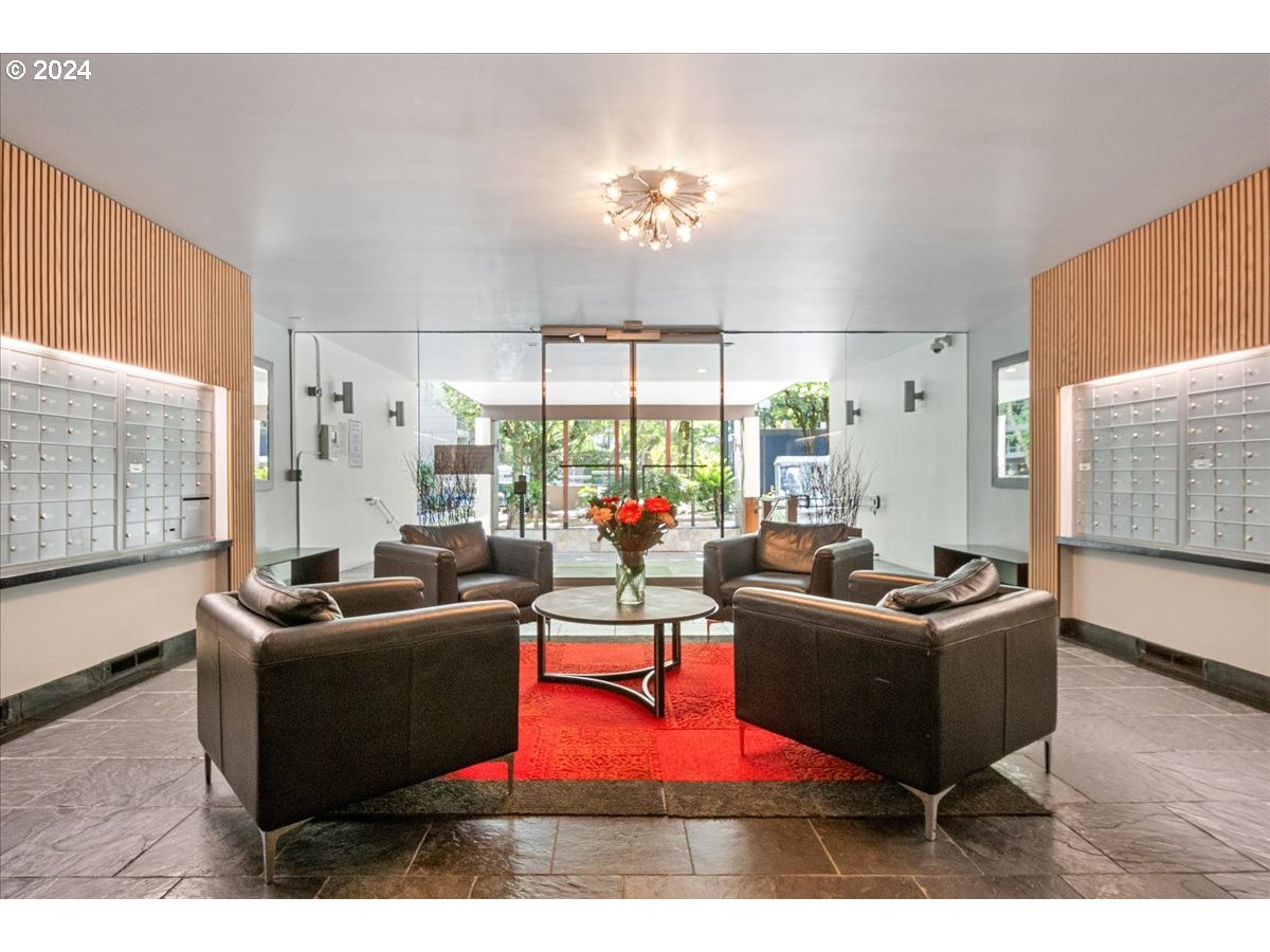 255 SW HARRISON ST 20H