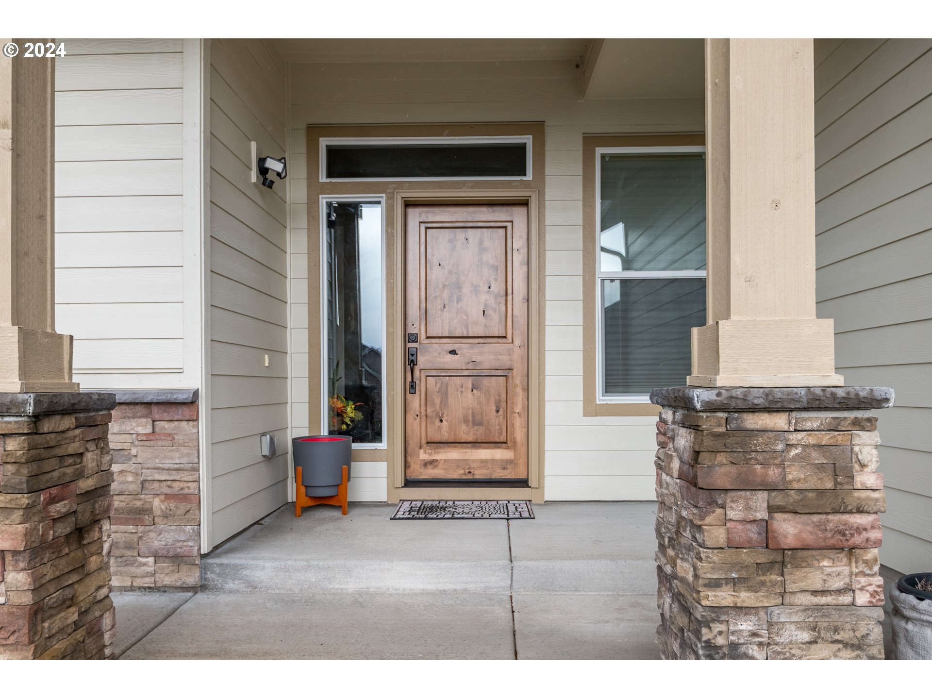 14 GIBBS LN