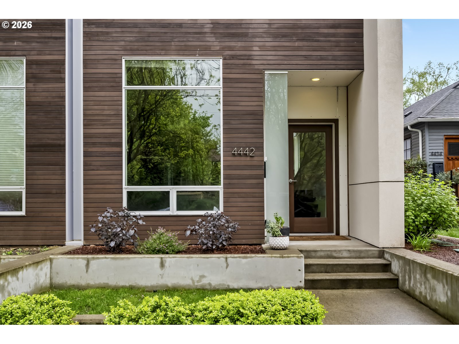 4442 SE STARK ST