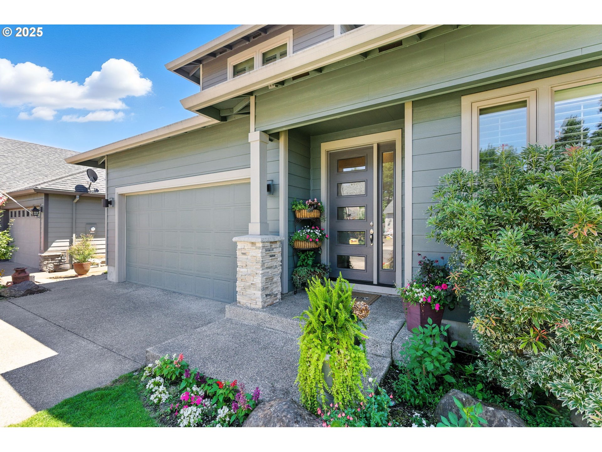 1103 NE 17TH AVE