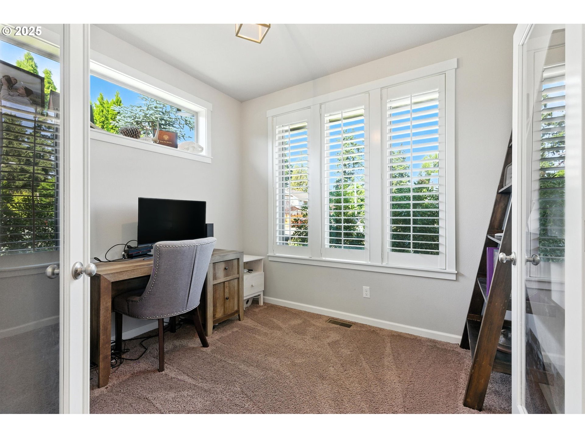 1103 NE 17TH AVE