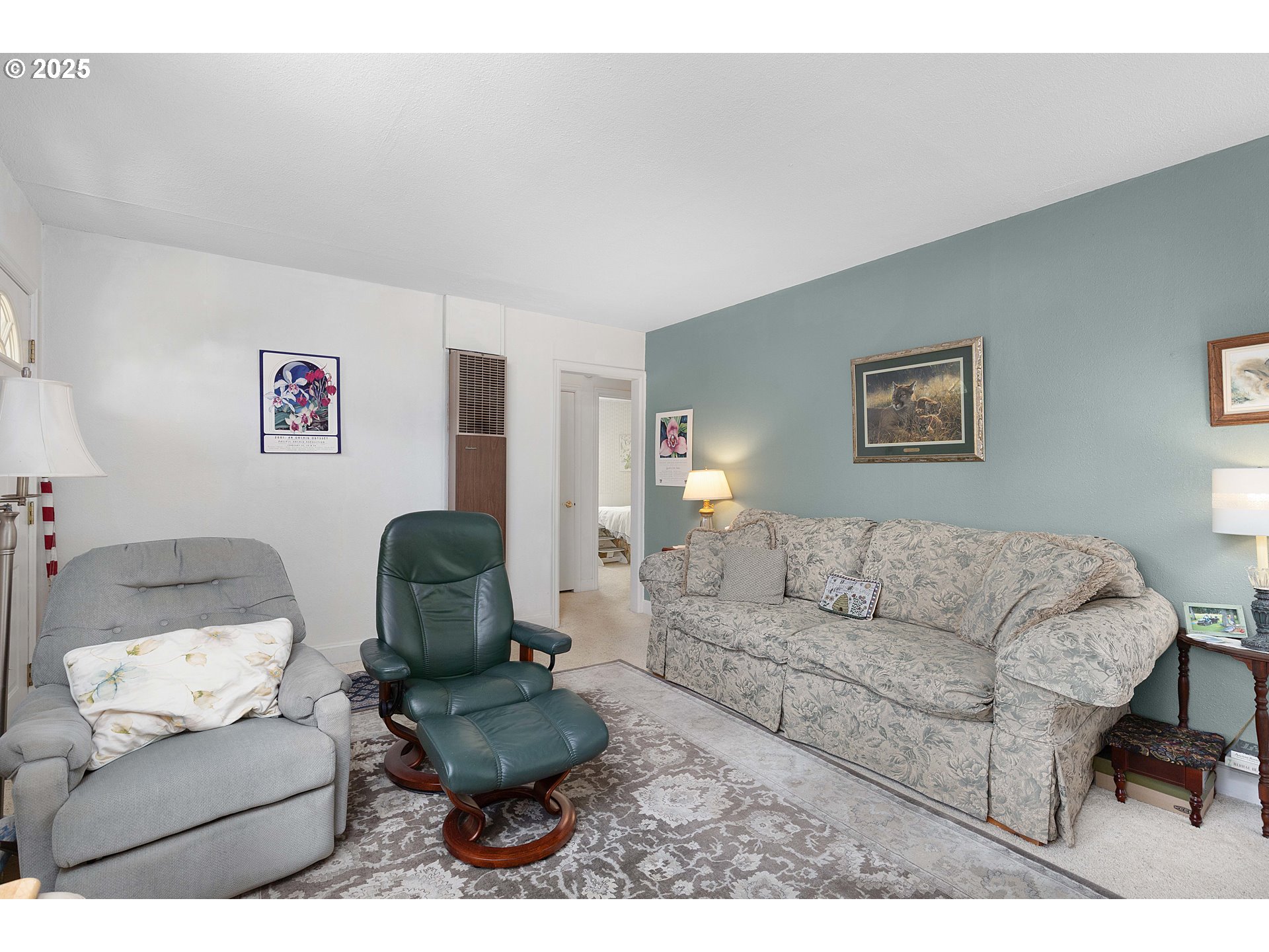 1016 W RIDGEVIEW CT