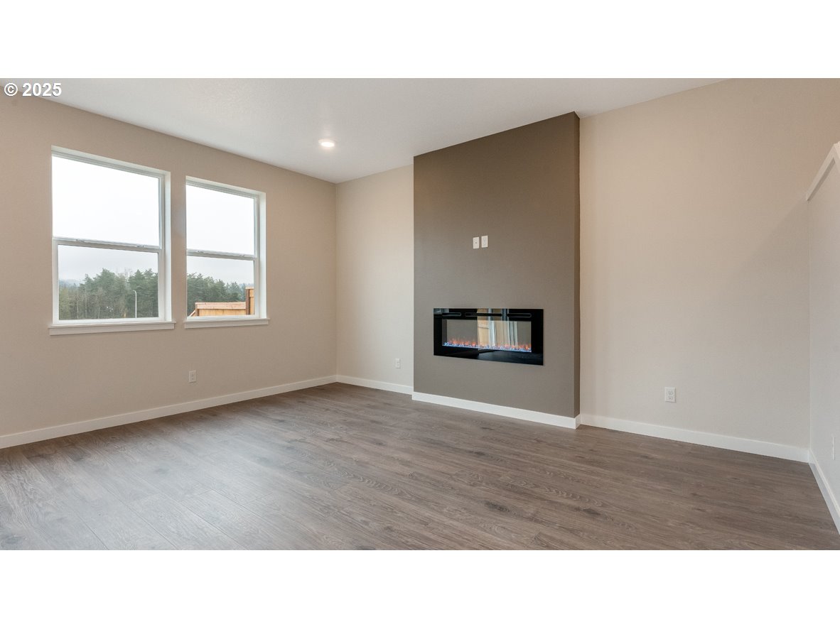 17187 SE Maple Hill LN