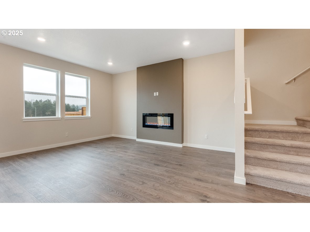 17187 SE Maple Hill LN