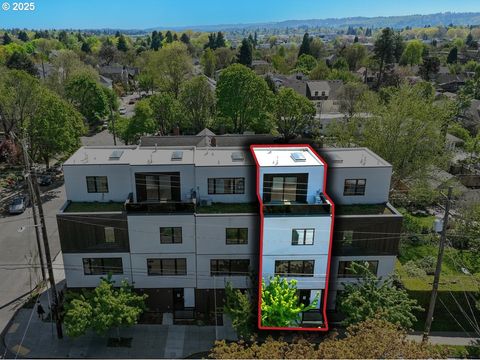 2264 SE DIVISION ST Portland OR 97202