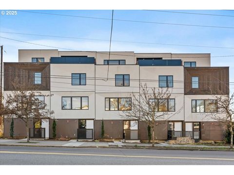 2264 SE DIVISION ST Portland OR 97202