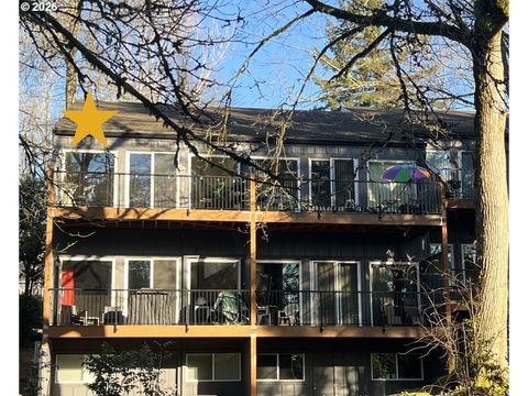 4 TOUCHSTONE Lake Oswego OR 97035