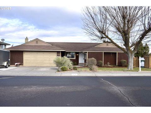 Photo of 104 Rio Senda St, Umatilla, OR 97882 (MLS # 551265393)