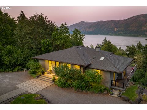 Photo of 512 Riverside Dr, Washougal, WA 98671 (MLS # 22661570)