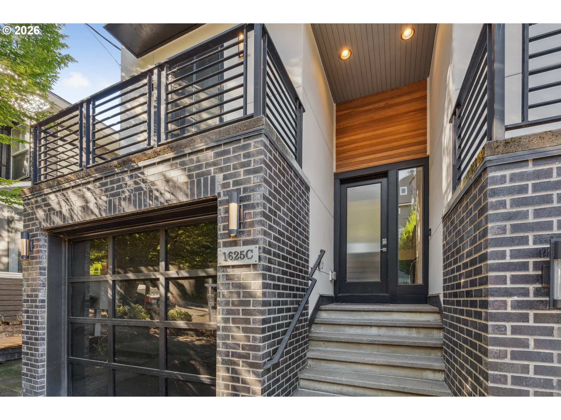 1625 SW MONTGOMERY ST C