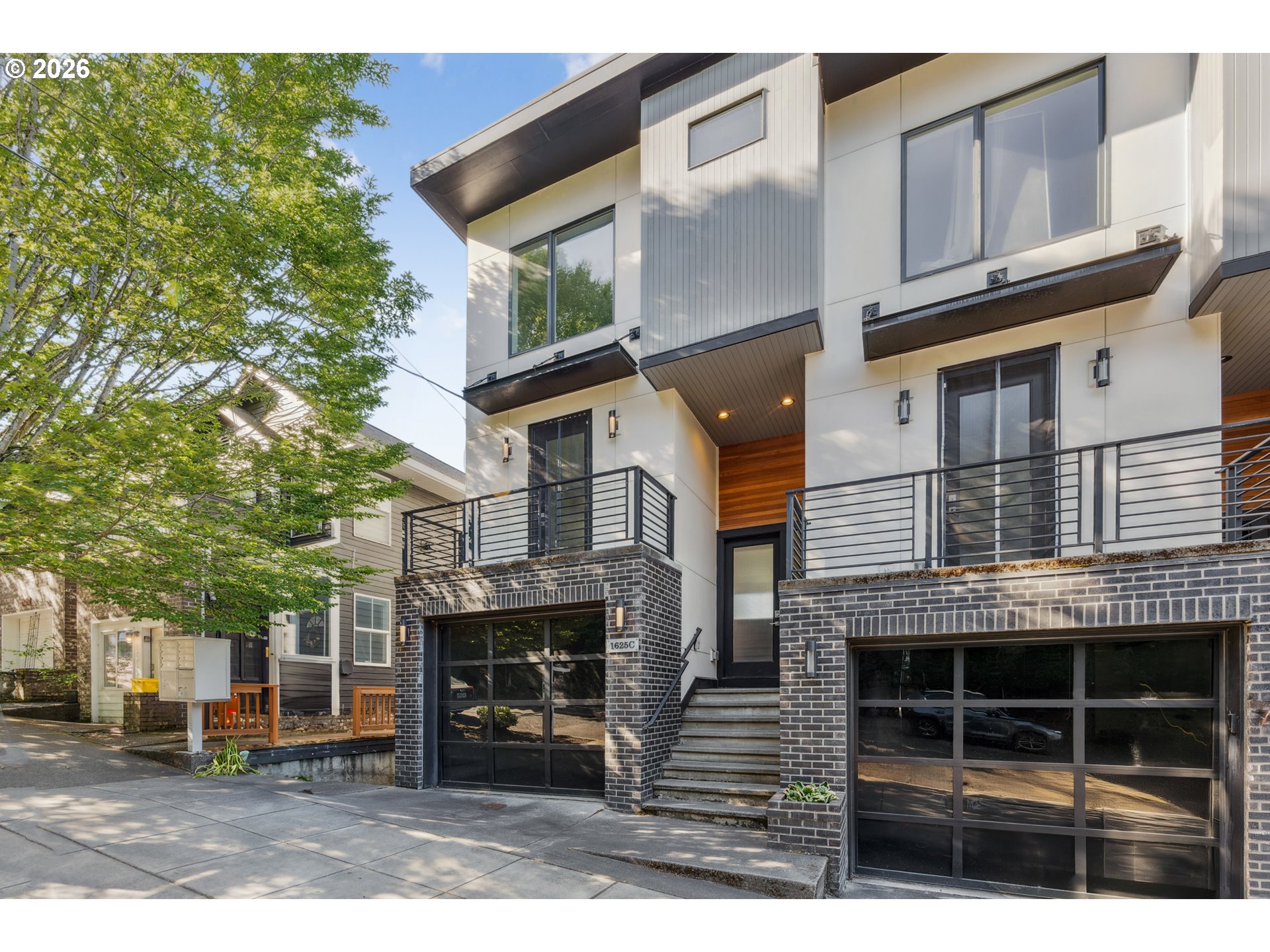 1625 SW MONTGOMERY ST C