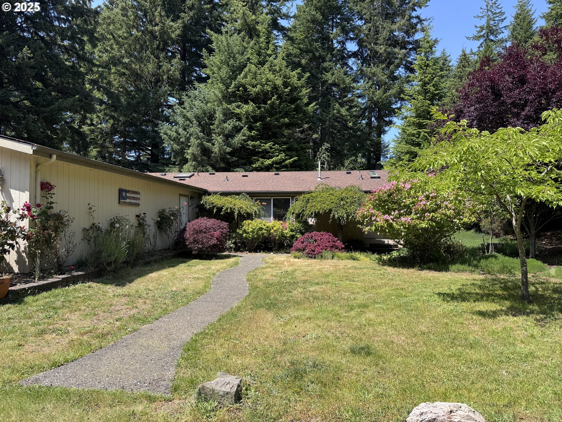 5565 LAKEVIEW DR