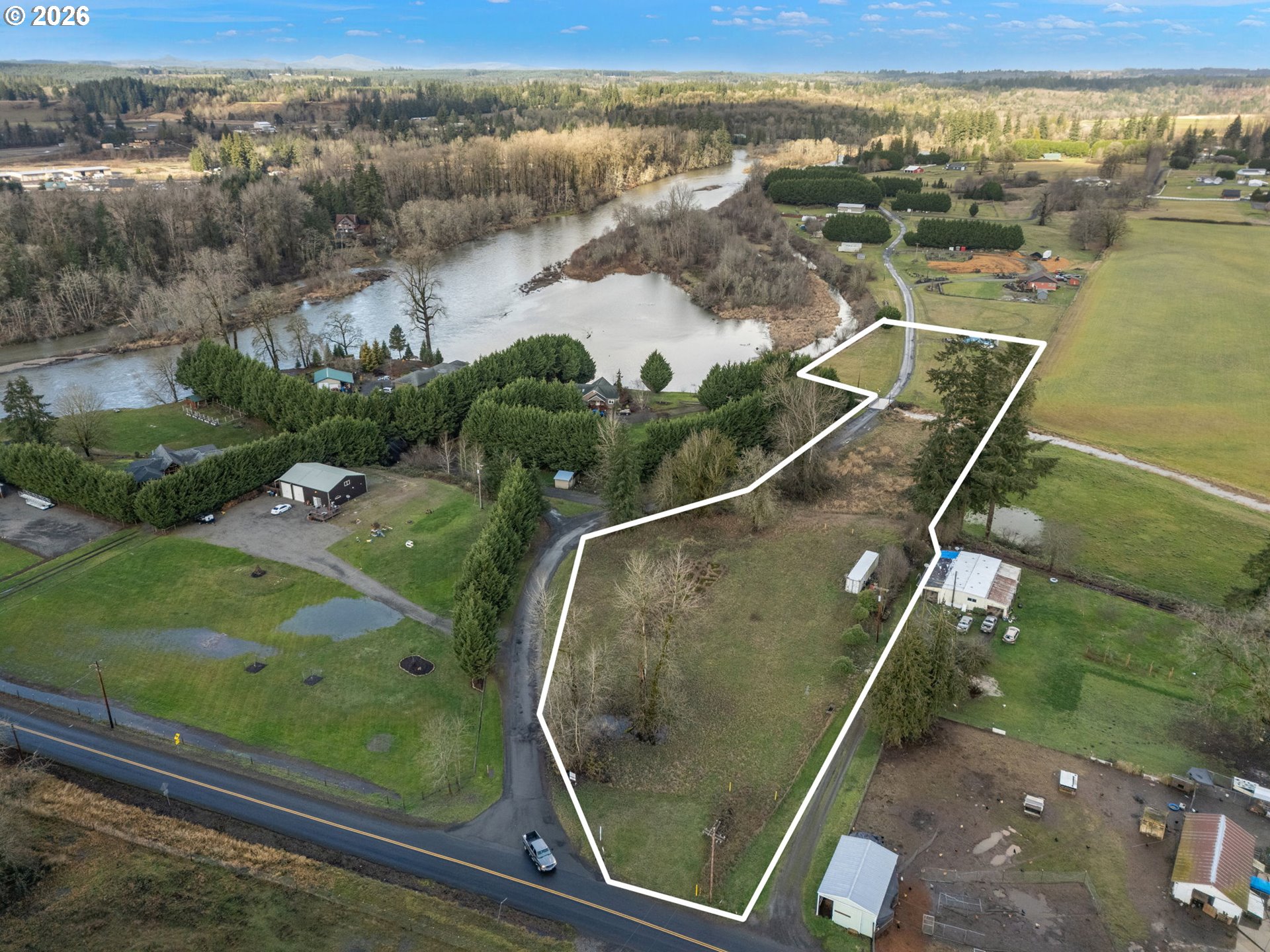 108 SHORELINE DR