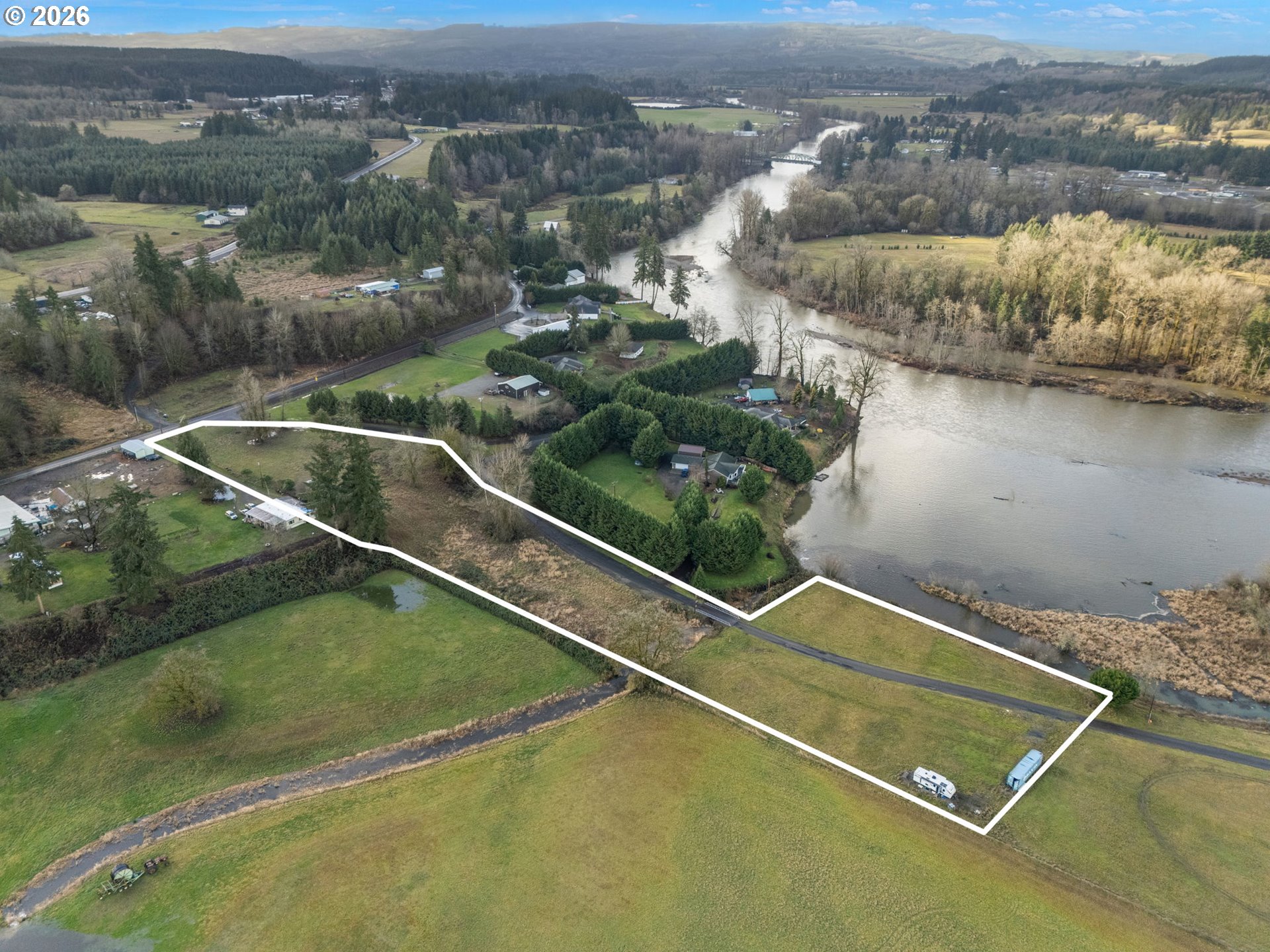 108 SHORELINE DR