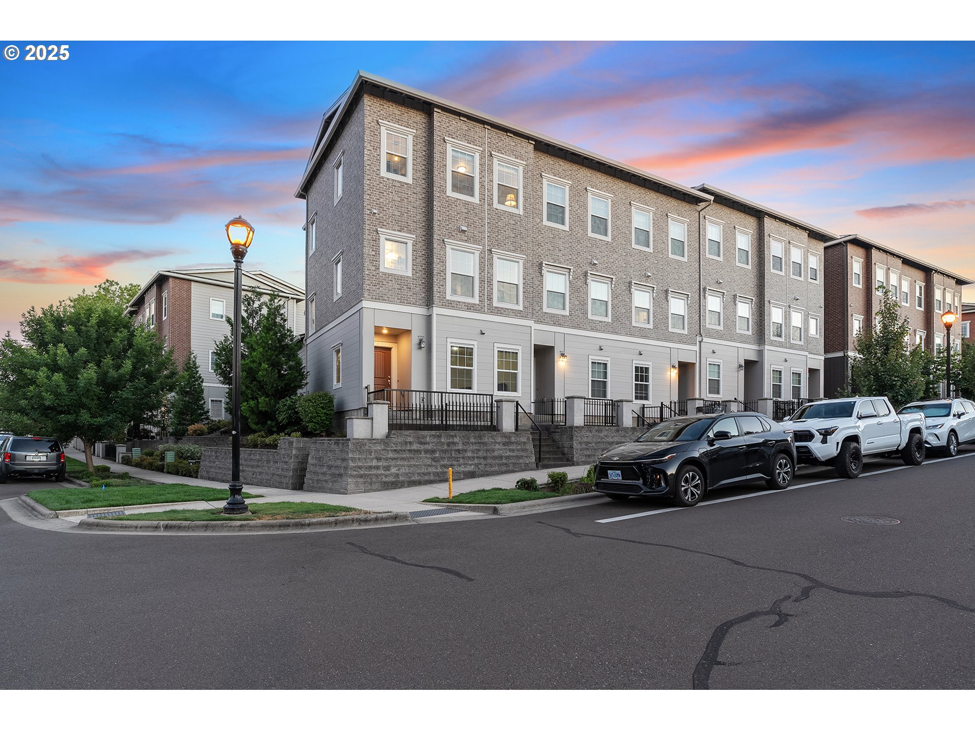 28700 SW VILLEBOIS DR N