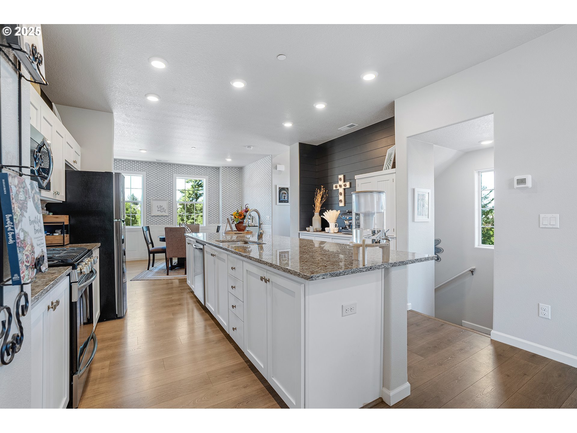 28700 SW VILLEBOIS DR N