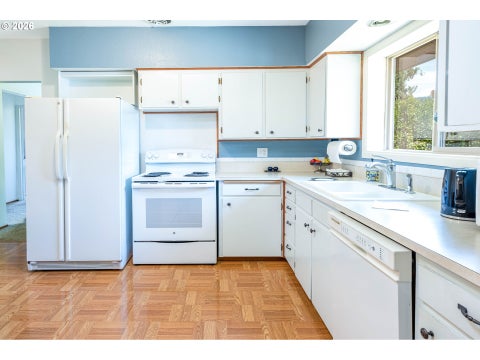 Tiny photo for 81018 Lost Creek Rd, Dexter, OR 97431 (MLS # 378540154)