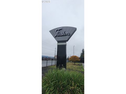 1390 N PACIFIC HWY Woodburn OR 97071