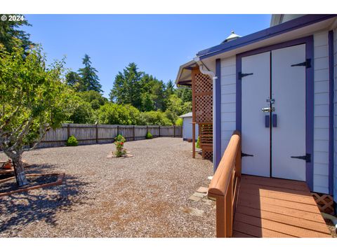 A home in Coos Bay