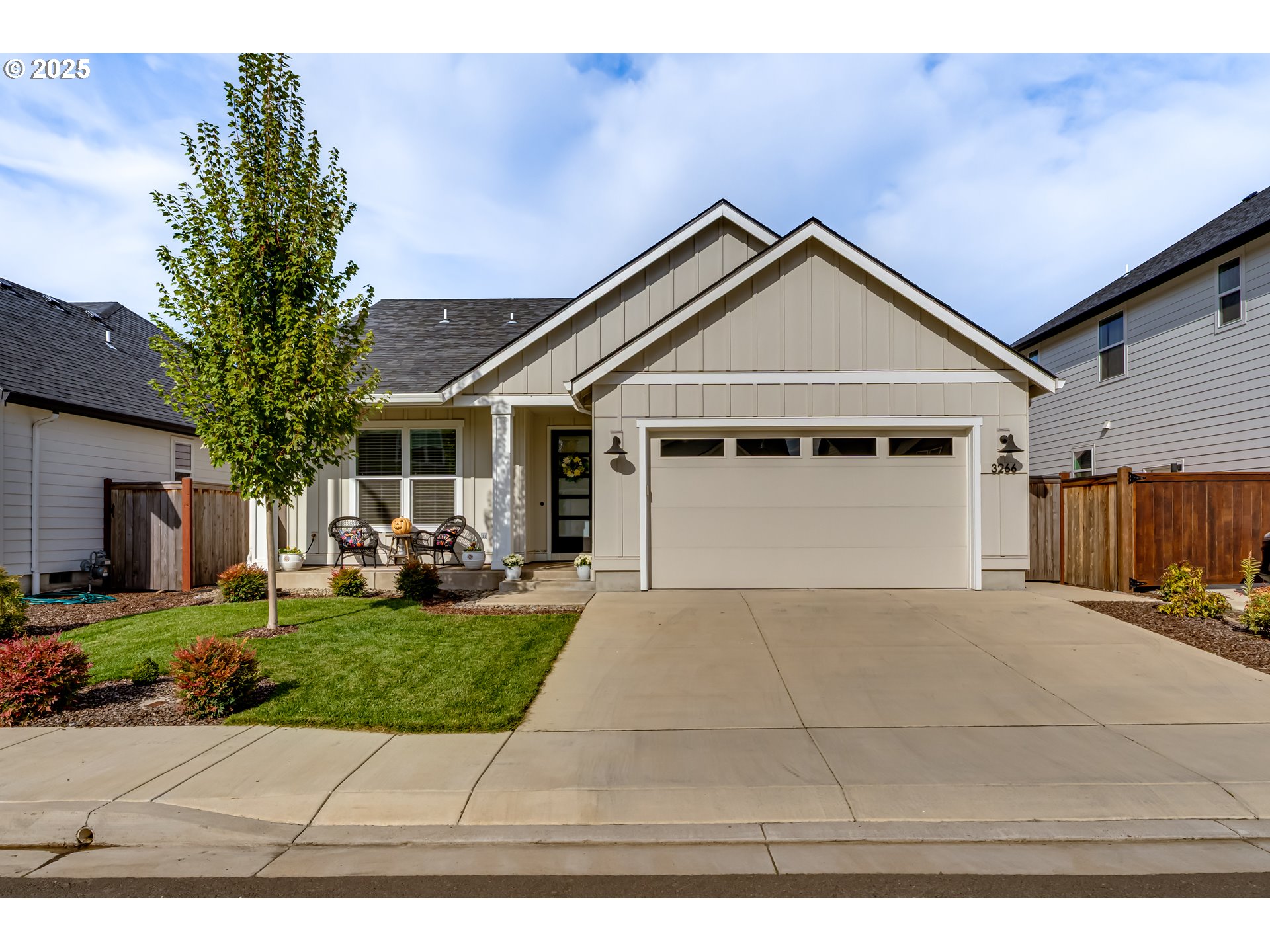 3266 MOUNTAIN CREEK LN