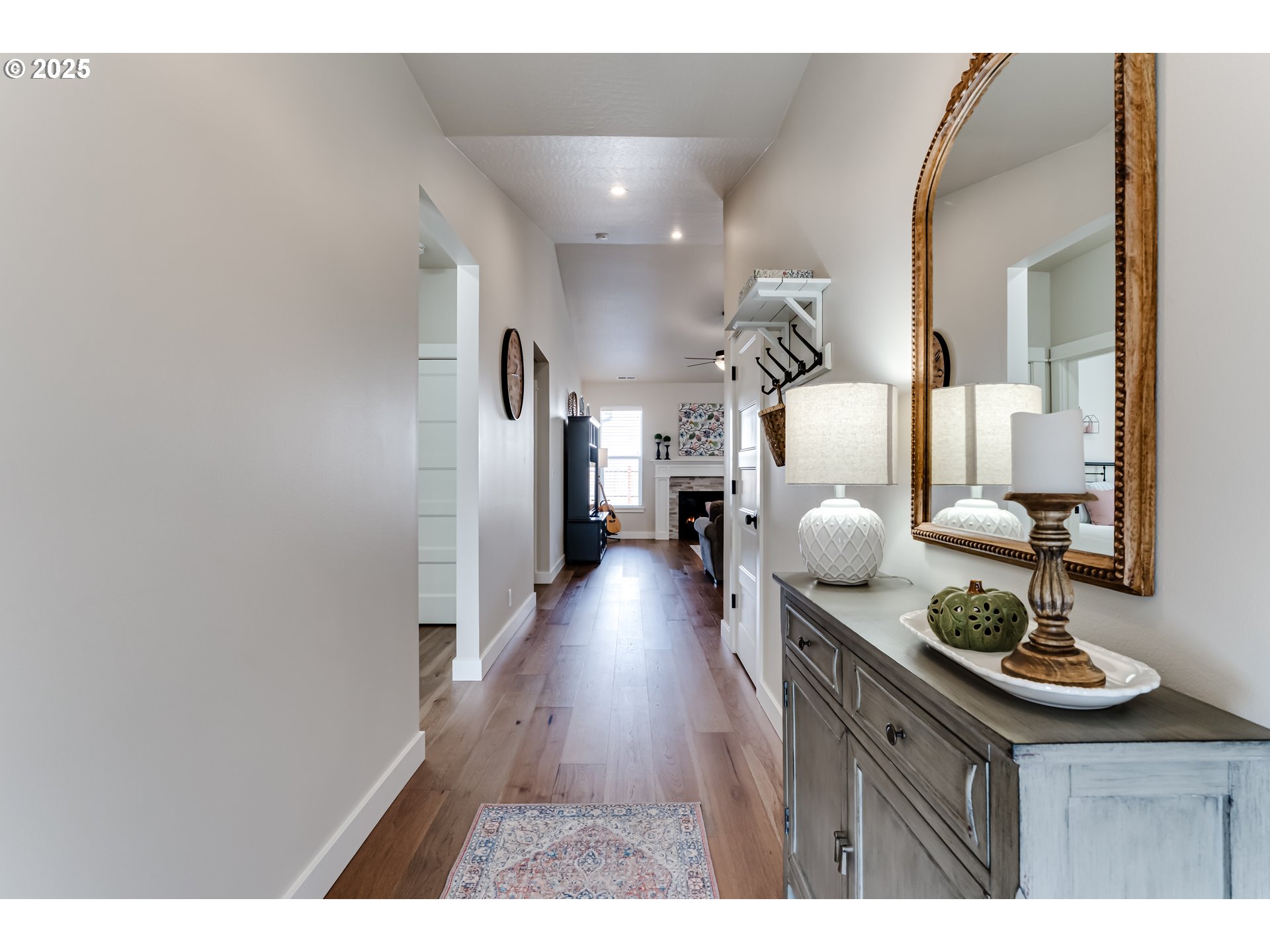 3266 MOUNTAIN CREEK LN