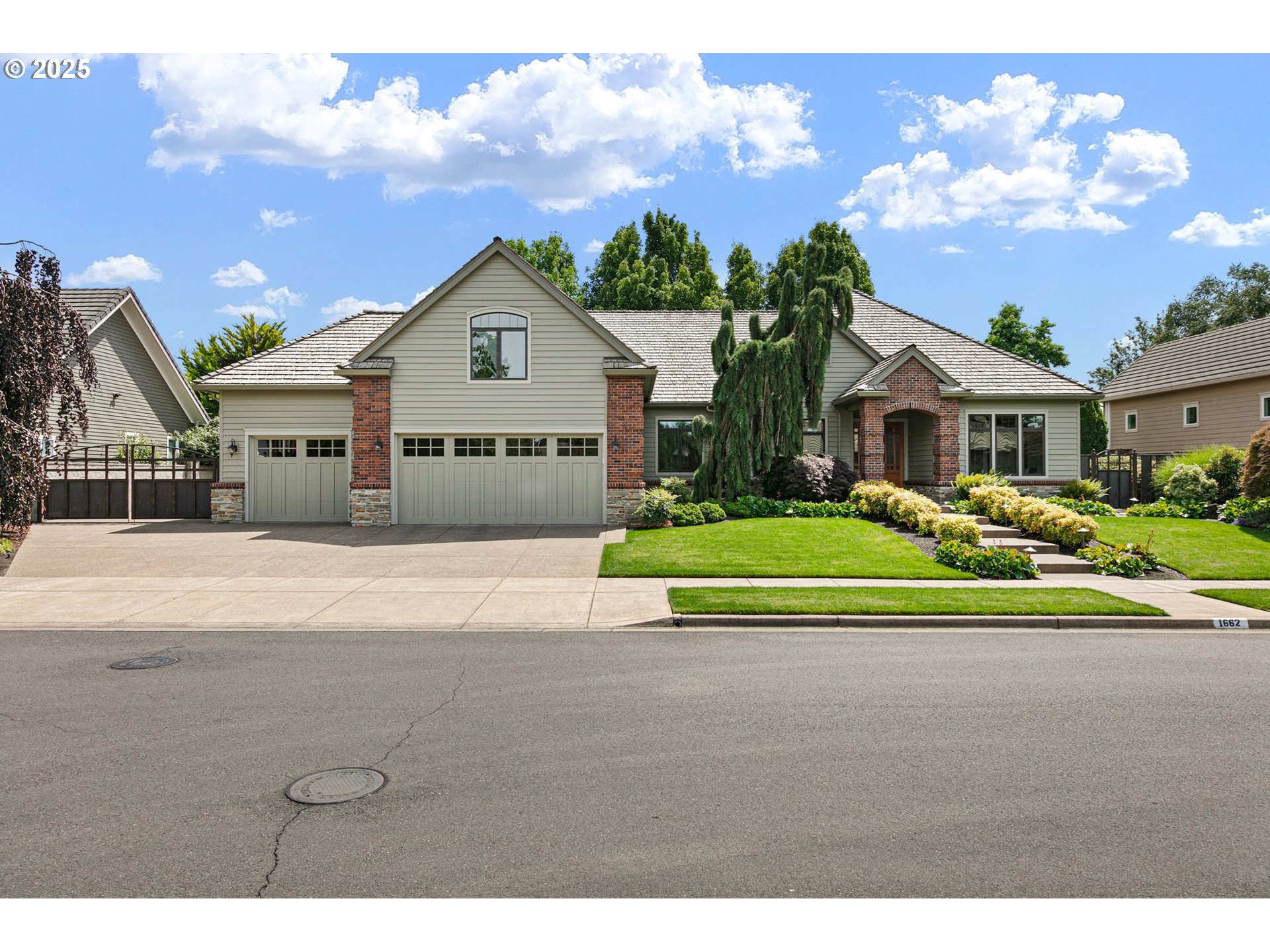 1662 SAND TRAP LN